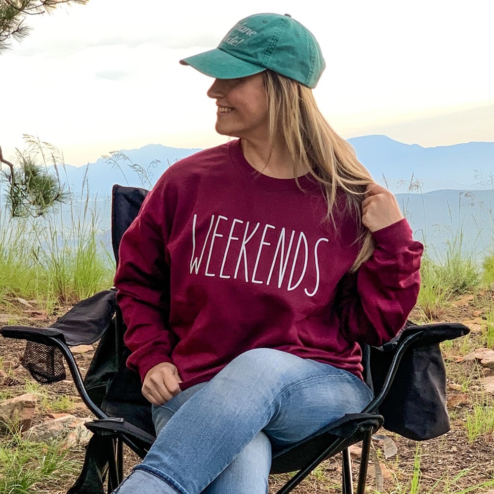 Weekends sweatshirt - Picture 1 of 4
